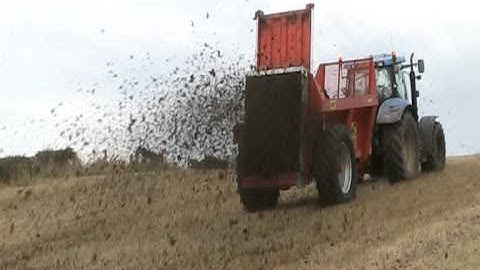 NC 11m3 Manure Spreader with New Holland up hill