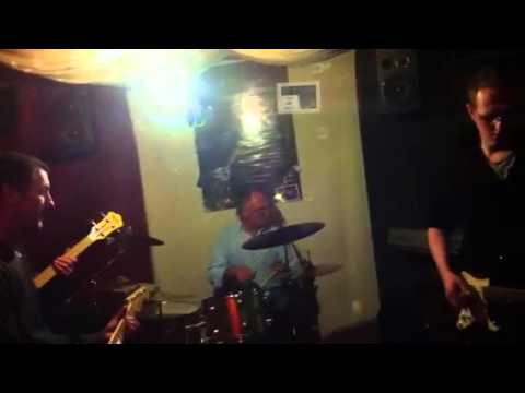 Matt jams with spiders(KING BEE)Slim Harpo