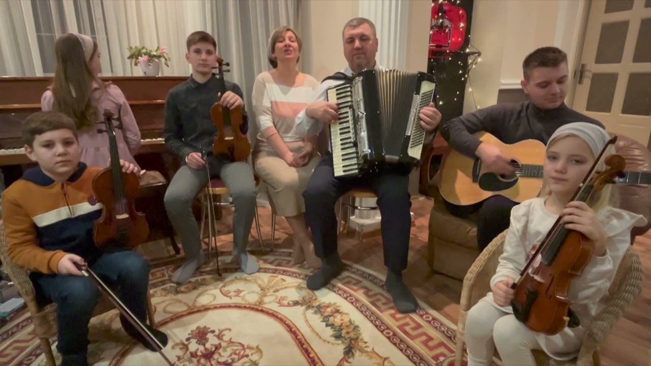 Frații Bragari - Într-un grajd, într-o iesle (video) 2022