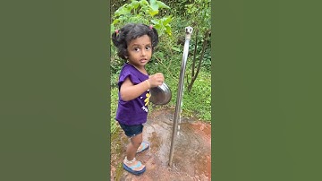 വെള്ളത്തിൽ കളിക്കാൻ ഓരോരോ idea ആയിട്ട് വന്നോളും 😂kiyarakiya###ytshorts##