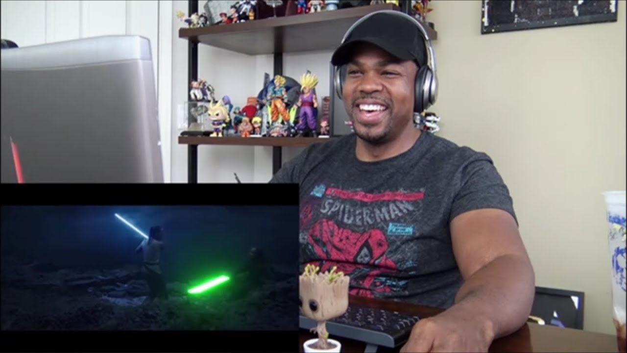 Rey Fights Luke with A Double Bladed Lightsaber - REACTION!!!