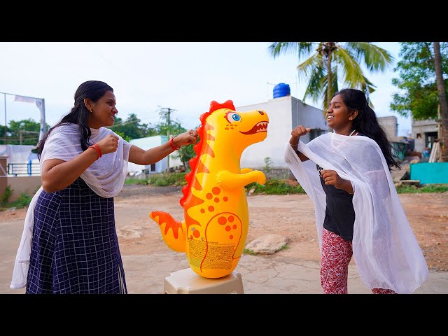 அட கடவுளே இப்படியுமா Dinosaur ? அடிச்சா திருப்பி அடிக்கும் Dinosaur !! | Punch Dinoser | Mrs.Abi2.0 class=