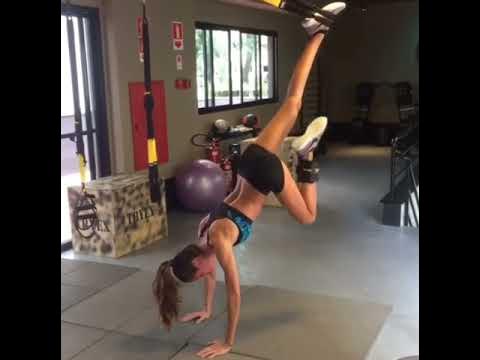 IZABEL GOULART LET'S WORKOUT EVERYONE!!!