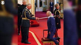 Barry Gibb of The Bee Gees gets knighted