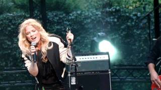 Watch Ilse Delange Almost video