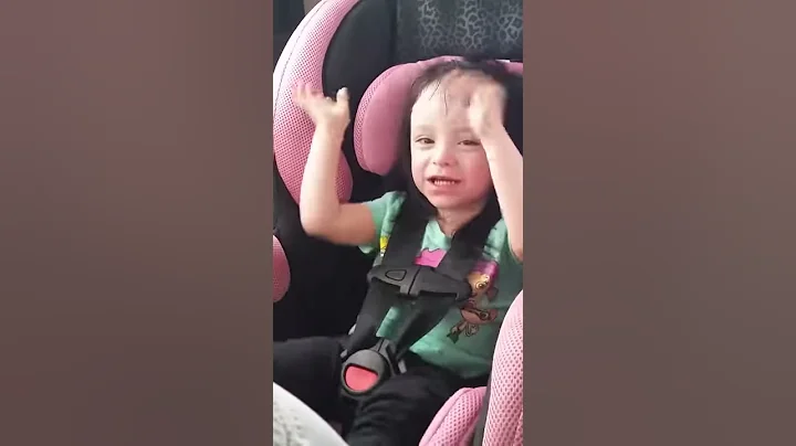 1 year old sings Lee Brice, Drinking Class