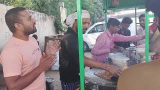 Delhi Ke Best Chole Kulche Wala Dabri Mod Goal Chakkar Per Hai Name - Yashiq Chole Kulche