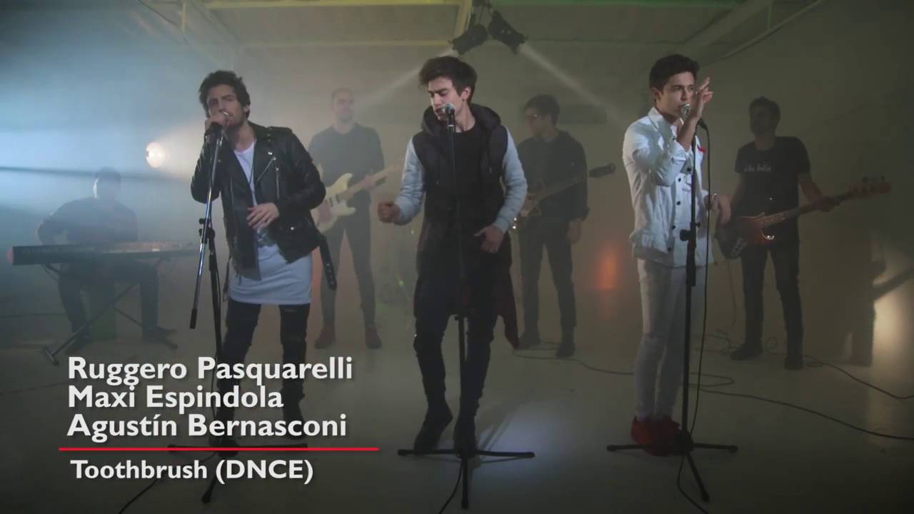 agust-n-bernasconi-ruggero-pasquarelli-maxi-espindola-cover-toothbrush