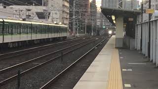 京阪13000系20番台 普通 中之島行き 野江発車 京阪3000系3F 特急 出町柳行き 急行線通過