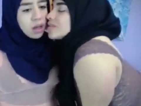 Lesbian Muslim Girls Kissing on Webcam