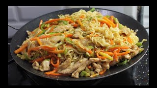 chicken chow mein done right،، نودلز ( إندومي ) بالدجاج والخضراوات