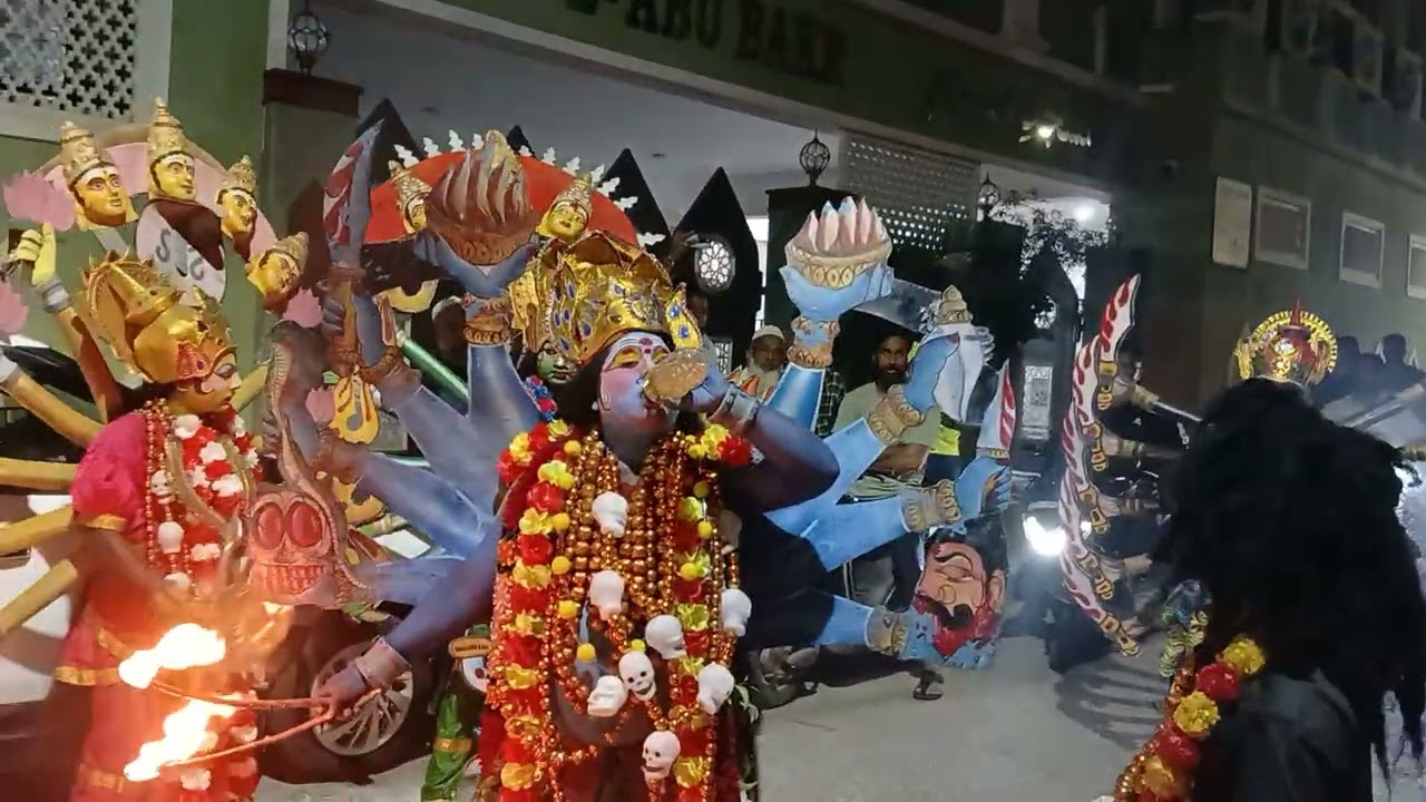డప్పుల చప్పుడు అమ్మ వారి వేషాల ఆటలు