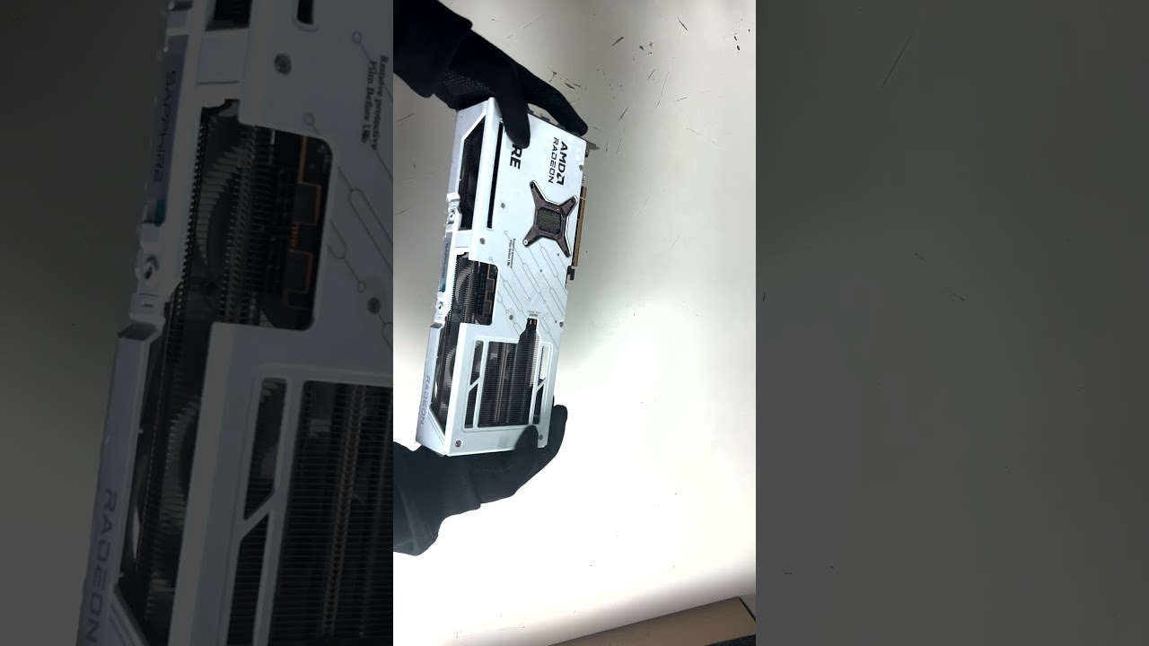 SAPPHIRE AMD Radeon™ RX 9070 XT PURE Unboxing 