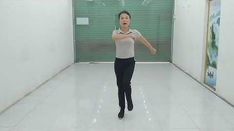 Môn GDTC: Học động tác: giậm chân tại chỗ, đi đều, đứng lại trong Đội hình đội ngũ.