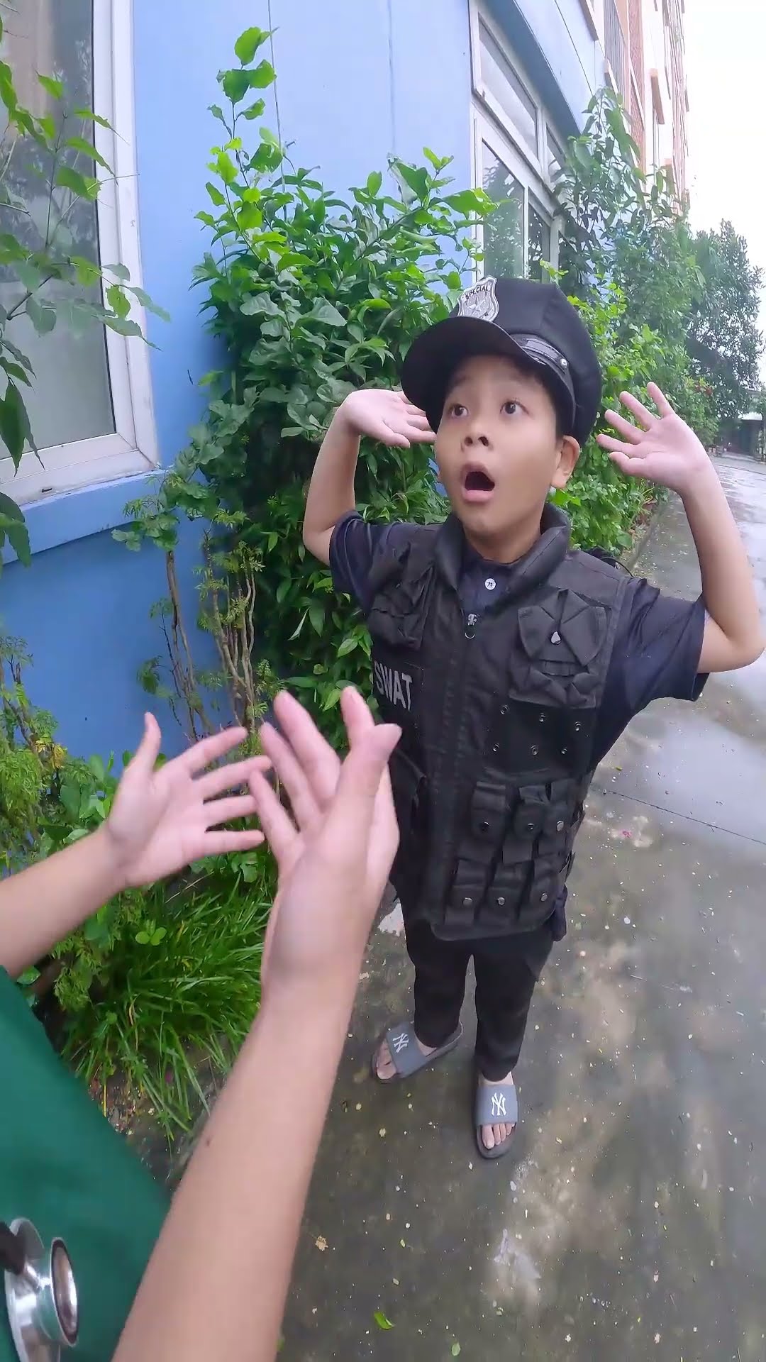 ACC - Anh Cảnh Sát Đã Bị Lũ Quỷ Giăng Bẫy || The Police Officer Was Trap by the Demons. #funny #fyp