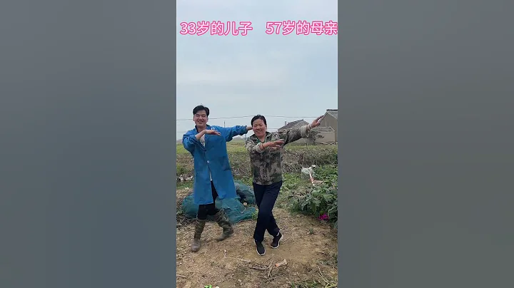 忙碌的同时给如有姐妹来一段没想到儿子也加入了抖音小助手 - 天天要闻