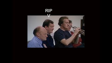 what we all expected to happen that moment the trumpet disagrees with Leonard Bernstein