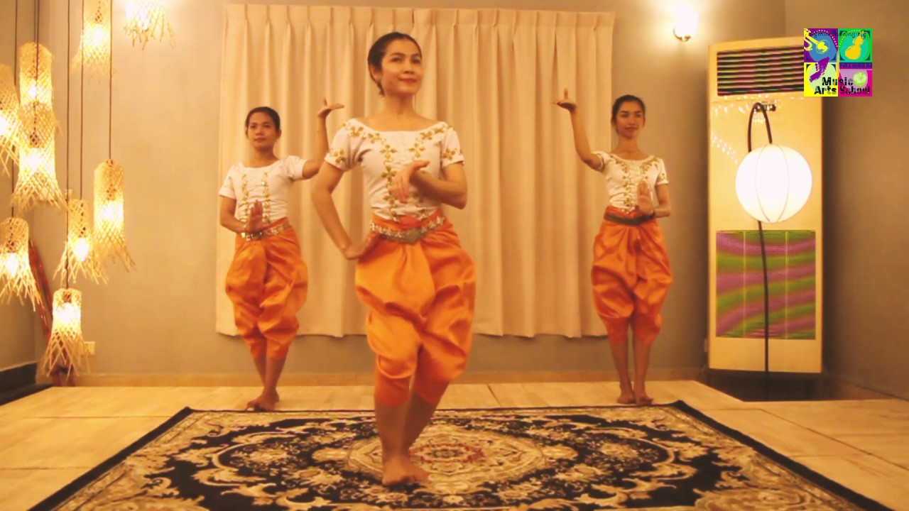 របាំអប្សារា​ | Apsara dance @Music Arts School