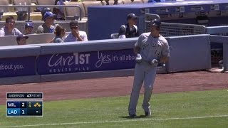 MIL@LAD: Perez knocks in Lind on fielder's choice