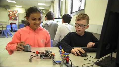 Young Engineers | Robotics and Robo Bricks