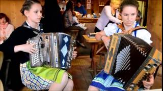 "Ich hör so gern Harmonika" von Slavko Avsenik mit Melanie und Jolanda chords