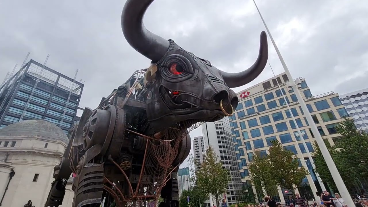 Commonwealth games opening ceremony Bull in Centenary Square