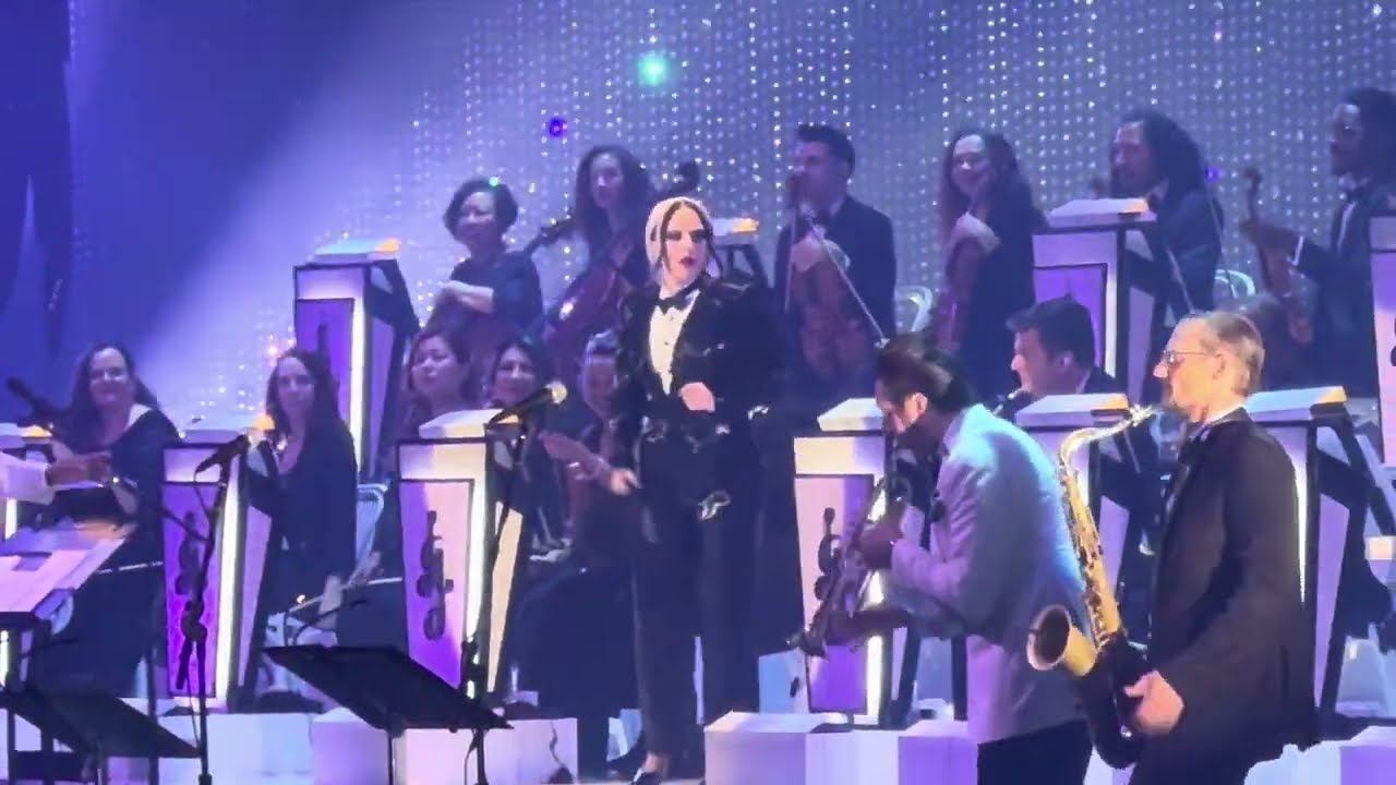 Lady Gaga - Fly Me To The Moon (Live in Vegas)