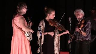 Chilly Winds &amp; John Browns Dream- &quot;Sawmill Tuning&quot; Maelee Taylor, fiddle &amp; Elizabeth Roberts, banjo