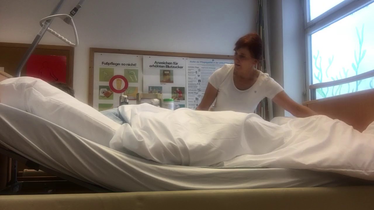 Ganzkörperwäsche im Bett - Teil 1