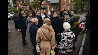 Встреча жителями в формате срочной выездной администрации прошла в Правдинском