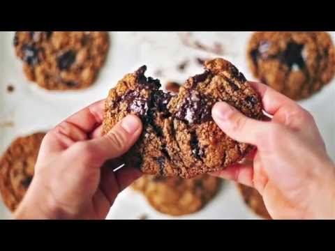 The Best Flourless Chewy Chocolate Chunk Cookies