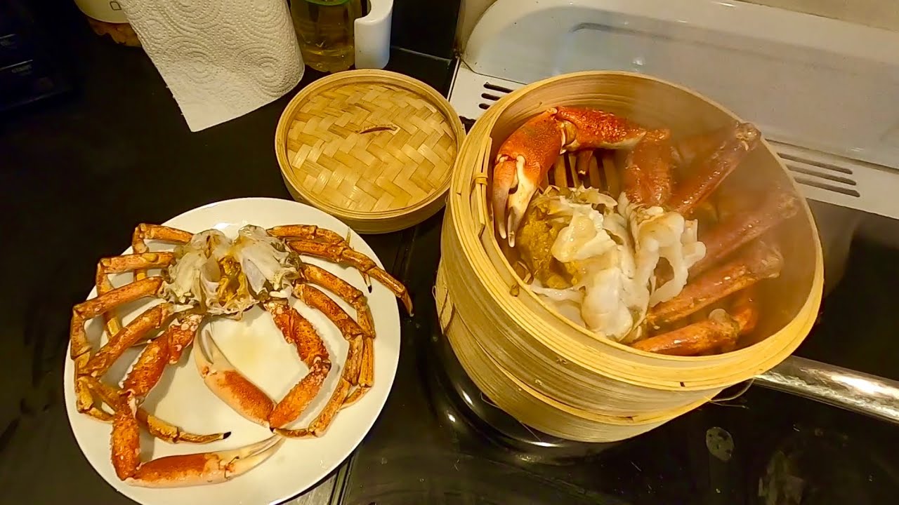 Приготовление больших пауков-крабов в бамбуковой пароварке — Catch Clean Cook