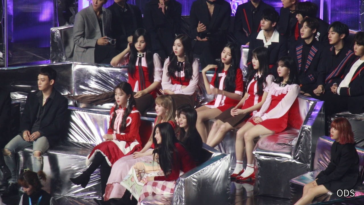 171202 레드벨벳-여자친구-대기석