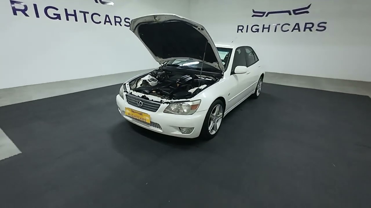 Lexus IS 200 2001 года выпуска, автоматическая коробка передач.