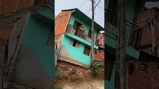 Cenas Fortes O Desespero Dos Vizinhos Tentando Alertar A Moradora Durante Desabamento.