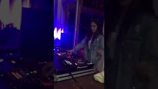 Download Lagu Woman DJ Burju Chan DJ Burcu Khan Bodrum Pioneer CDJ 2000 Pioneer Nexus Setup Müzik Şov Bodrum TR 48 MP3