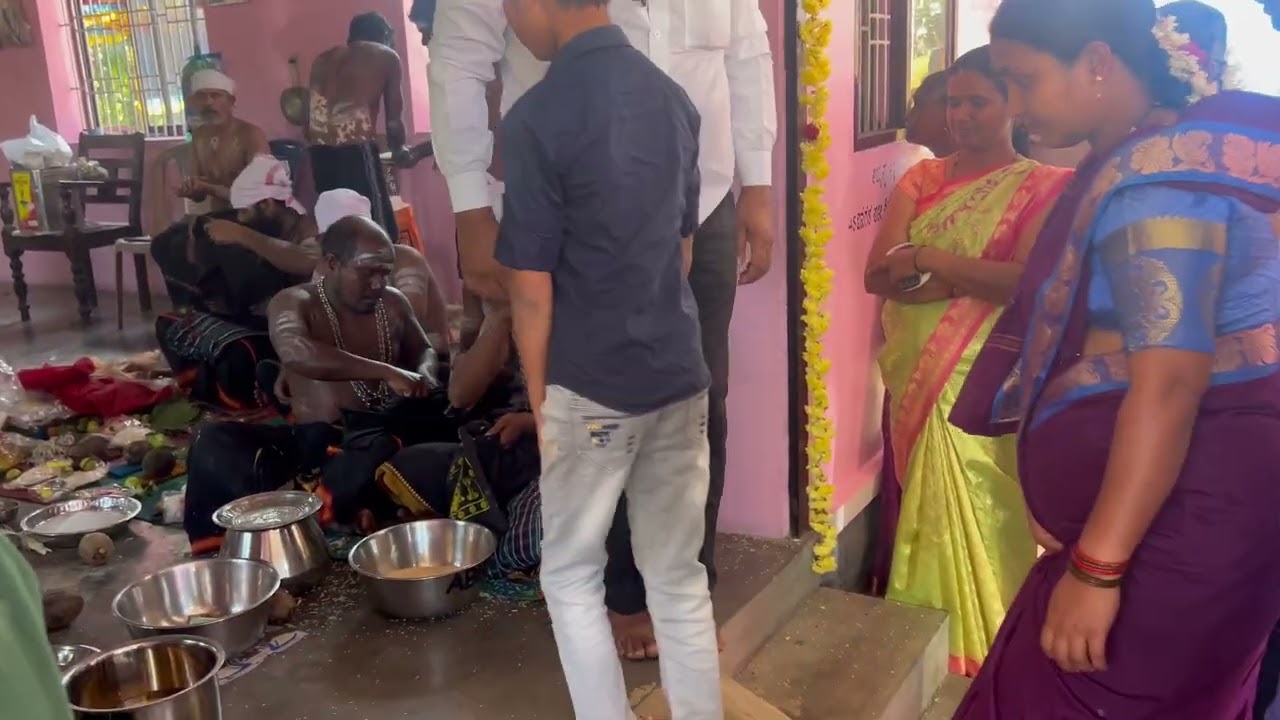 ಶ್ರೀ ಅಯ್ಯಪ ಸ್ವಾಮಿ ಭಜನಾ ಮಂದಿರ  ಹೆಸಕುತ್ತೂರು ಇರುಮುಡಿ