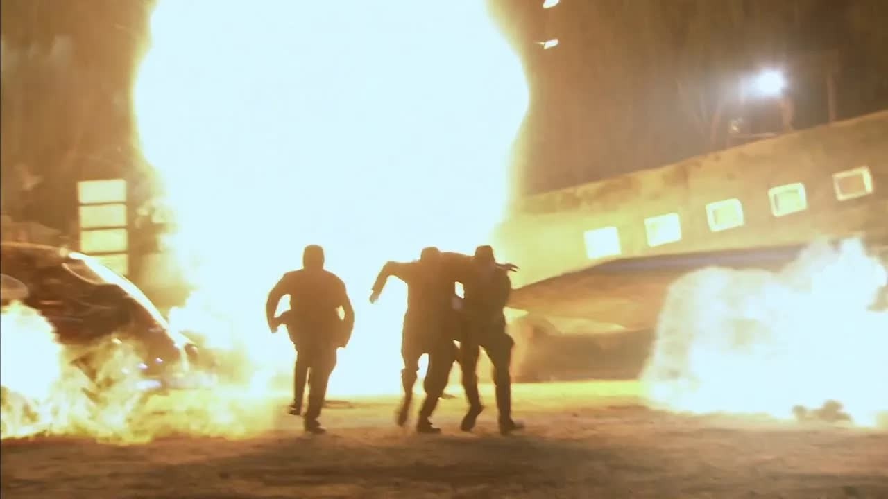 【抗日電影】八路軍悄悄混入日軍機場，在飛機上裝炸彈，一舉炸毀日軍高層！🔥 抗日 | Kung Fu