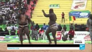 Sénégal - Eumeu Sène Vainqueur Du Combat De Lannée À Dakar - Lutte