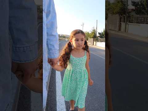 لما أنا وبنتي نتناقش على عيوب السيارات والفيلات ونحنا ماعنا حق درجة