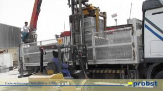 PROBST Stapler Anbauzange  STAZ, Steinpakettransport im Produktionswerk.