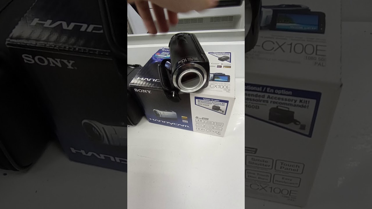 Видеокамера Sony HDR-CX100E