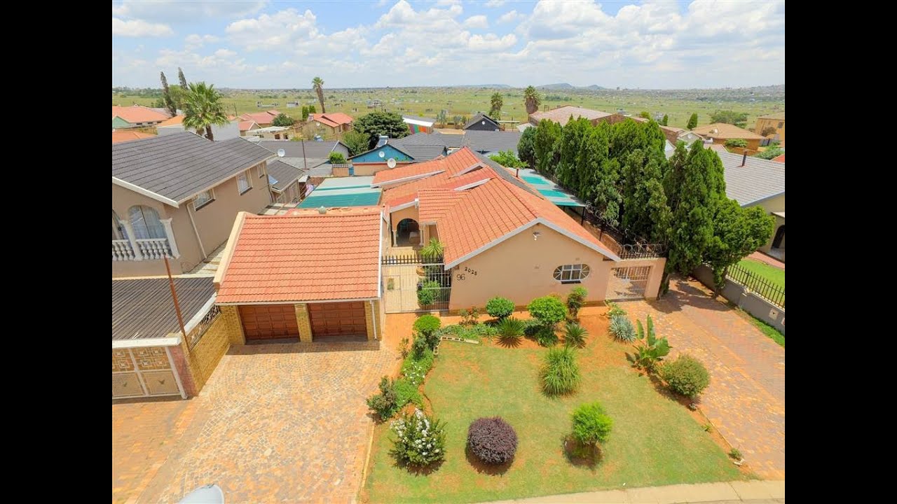 5 Bed House for sale in Gauteng Johannesburg Lenasia To Ennerdale