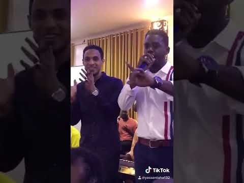 يس طه والفنان مامون سوار الدهب عليكم الله نادو لي حنان