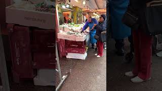 Amsterdam da çeşit çeşit kabuklu deniz hayvanları Various shellfish in Amsterdam.. #sealife #travel