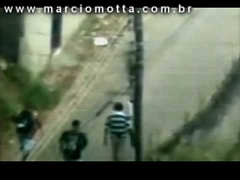 Tiro certeiro em traficante (Vídeo completo) / Sniper shoots a straight shot at the smuggler