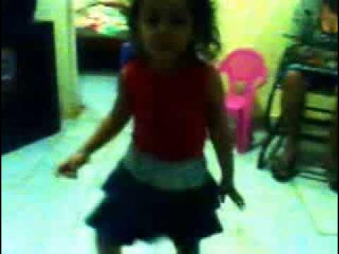 NINA DANÇANDO. - YouTube