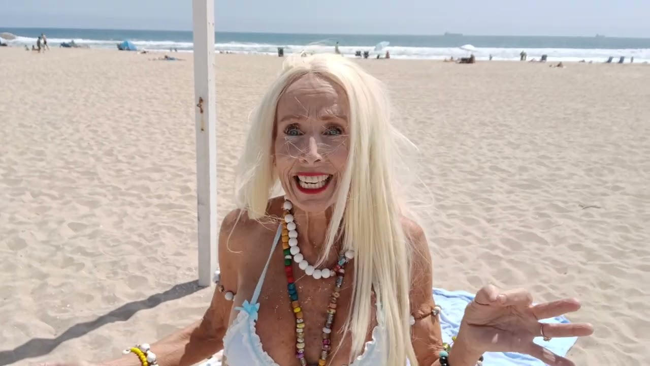 Fun in the Sun Yoga with Lena & Toukie Part 1