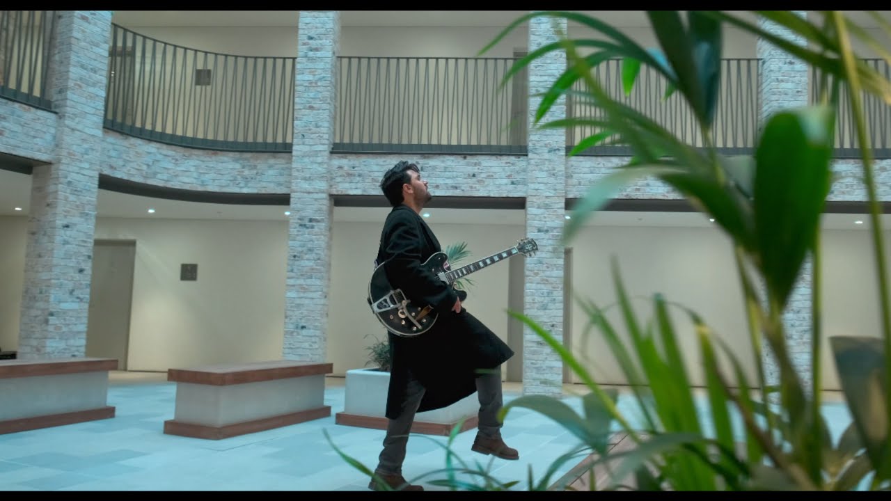 Charles Pam - Rolling Again (Official Music Video) adlı videoyu YouTube'da izle Charles Pam - Rolling Again (Official Music Video) adlı videoyu YouTube'da izle