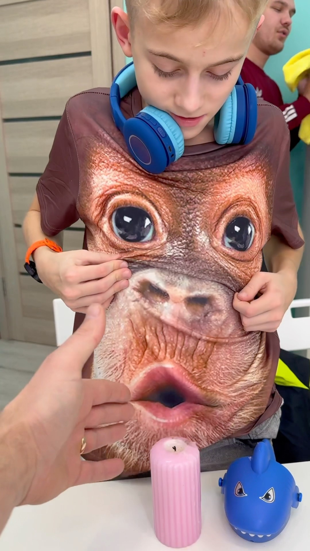 GORILLA ALWAYS HELP